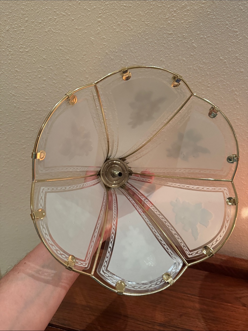 Gold Floral Glass 80’s/90’s Lamp Shade - Picture 6 of 8